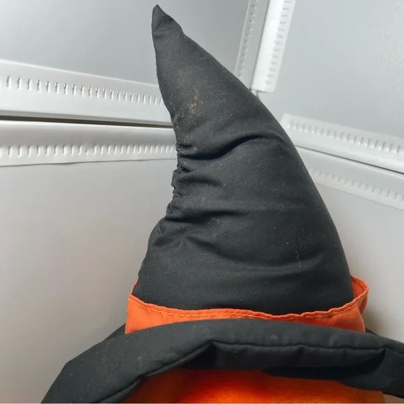 Tickle Tickle Wiggle Wiggle Plush Stuffed Animal Talking Halloween Witch Giggle - Picture 2 of 8